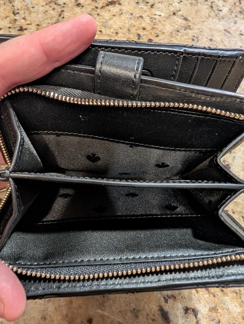 Kate Spade New York Black Leather Compact Quilted Wallet Like New - Picture 6 of 8